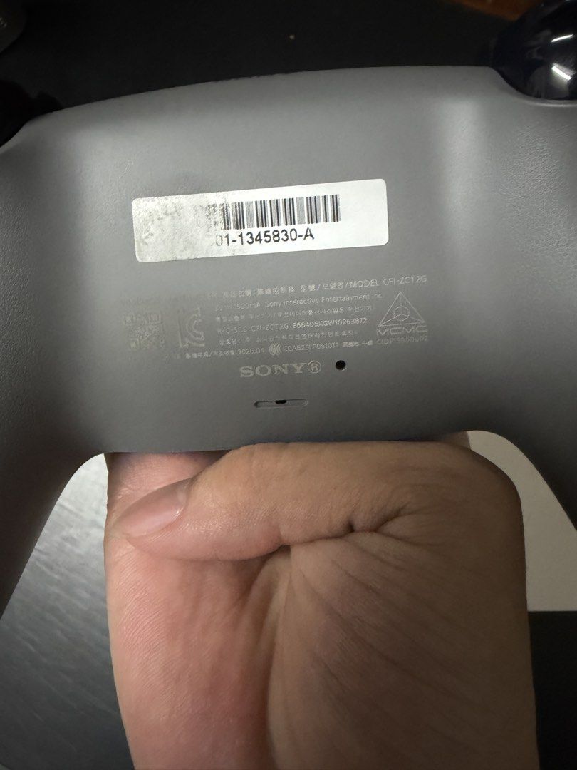 Ps5 Controller (Category: PlayStation) located in Kuala Lumpur. Submitted by wann.97 (Listing ID 1454363946, Image 3). Description: Selling my controller, been using it from last month ( 17/7/2026 ).