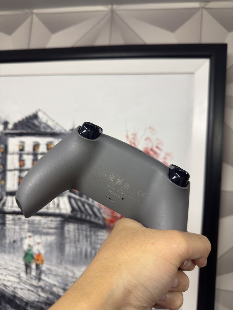 PS5 Dualsense camo controller (Category: Controllers) located in Pasig City. Submitted by robbiseraphin (Listing ID 1454275644, Image 2). Description: - 🎮 SELLING PS5 Dualsense controller camo version (Located in Mandaluyong) 💰 for only 2500 php ⸻ 📱 PM or text me at 09685161752.