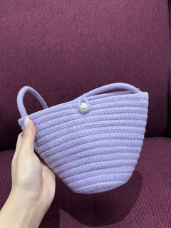 (Category: ) located in . Submitted by thrift.ri (Listing ID 1454359645, Image 1). Description: .