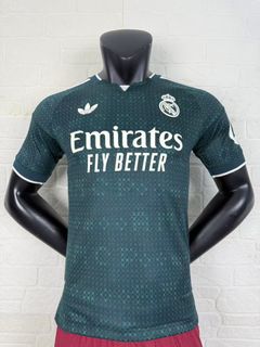 (Category: ) located in . Submitted by calcio_sport_jersey (Listing ID 1454351302, Image 1). Description: .