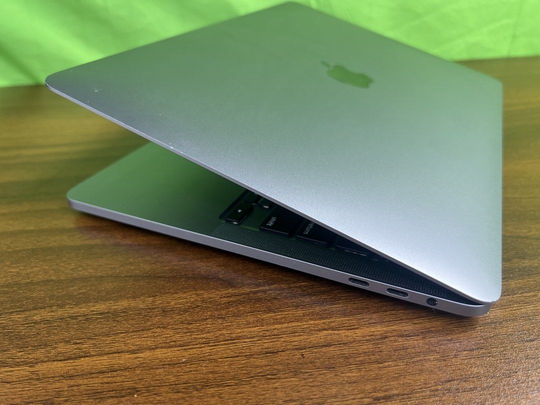 Rush for sale‼️MacBook pro 2020 i5 13” (Category: Laptops & Notebooks) located in Manila. Submitted by vaniextura (Listing ID 1454254539, Image 3). Description: Rush for sale‼️MacBook pro 2020 i5 13inch Memory 16gb Storage 512gb Cc 117 Condition normal Space gray Very clean All good condition All good working Very smooth track pad and performance Good for use school and work Pakage original charger Free pouch free download ms office installed lif