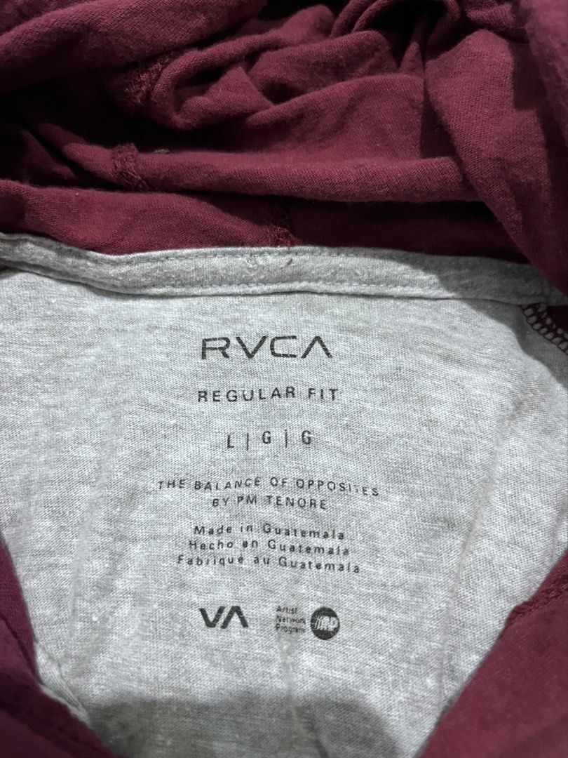 RVCA Regular Fit Striped Hoodie - Large (Category: Hoodies) located in Kabankalan. Submitted by miaangelar73343 (Listing ID 1454320126, Image 2). Description: - RVCA Hoodie - Size: Large (L) - Fit: Regular - Color: Burgundy sleeves and hood, grey striped body - Features: Kangaroo pocket, small RVCA logo on chest - Material: 90% Cotton, 10% Polyester - Origin: Made in Guatemala.