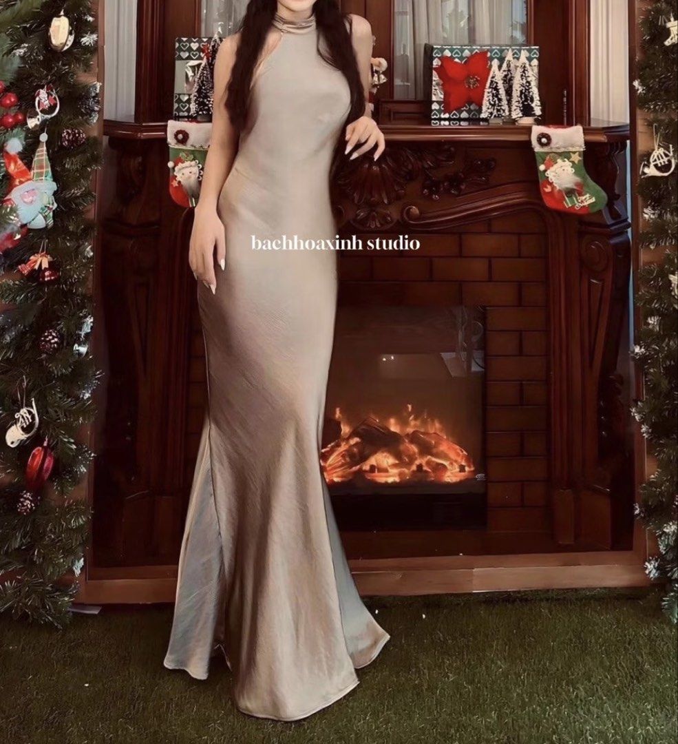 Satin Halter Neck Maxi Dress (Category: Dresses) located in Baguio. Submitted by deirdreyy (Listing ID 1454244858, Image 1). Description: - Long satin dress - Halter neck design - Open back - Fishtail hemline - Color: Champagne/Gold - Ideal for formal events, parties, and special occasions - used once.