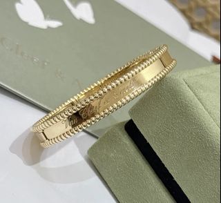 (Category: ) located in . Submitted by luxetreasuretrove (Listing ID 1454275522, Image 1). Description: .