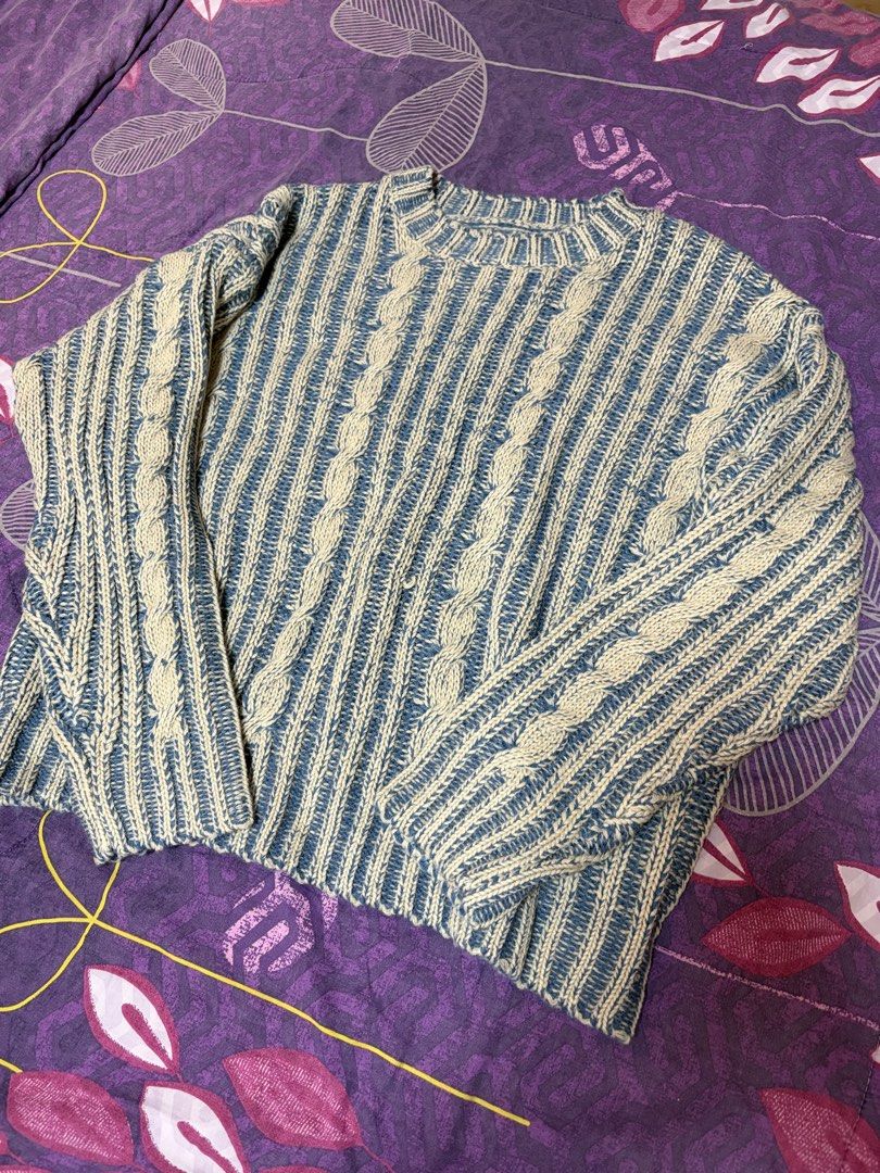 Shein Oversized Knitted Sweater (Category: Coats, Jackets and Outerwear) located in Quezon City. Submitted by morespace555 (Listing ID 1454275656, Image 1). Description: .