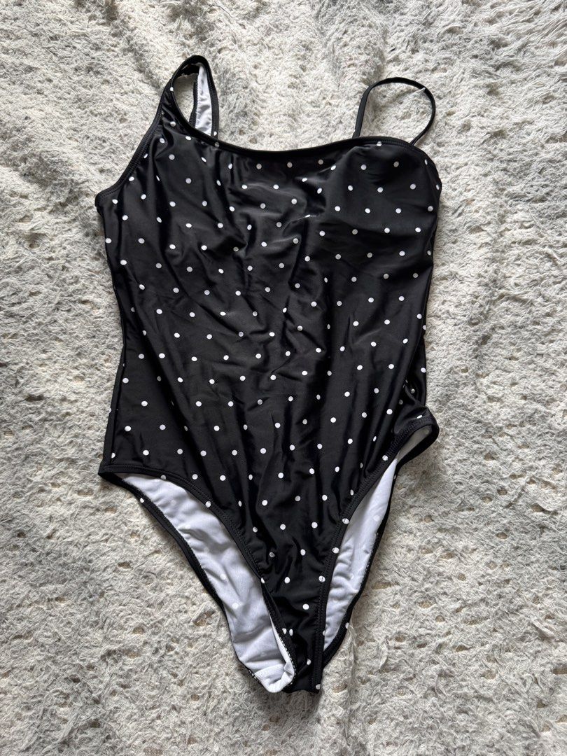 Shein Swimsuit (Category: Bikinis & Swimsuits) located in Mandaluyong City. Submitted by 1hapimaki (Listing ID 1454282000, Image 1). Description: .