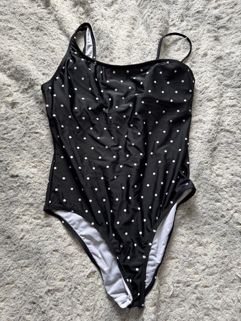 Shein Swimsuit (Category: Bikinis & Swimsuits) located in Mandaluyong City. Submitted by 1hapimaki (Listing ID 1454282000, Image 2). Description: .