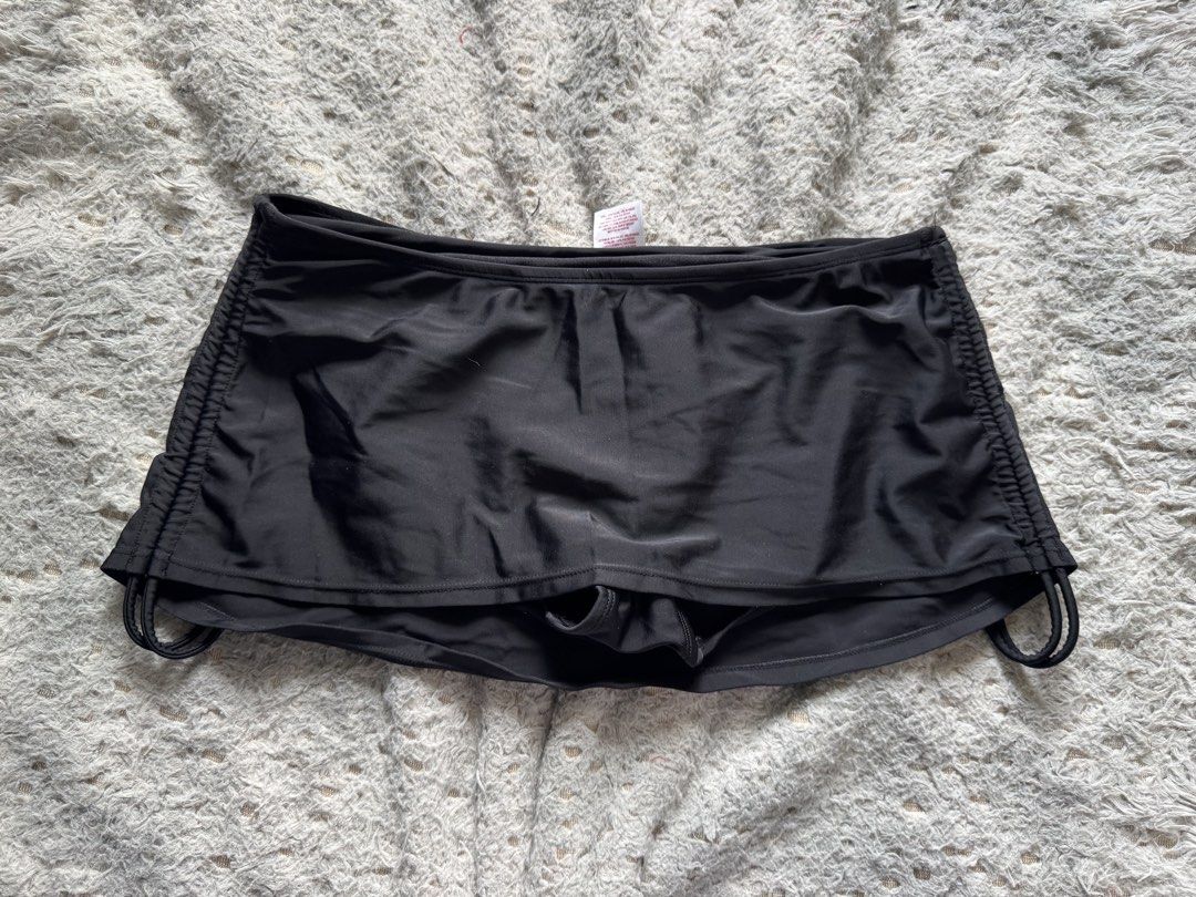 Shein swimsuit (Category: Bikinis & Swimsuits) located in Mandaluyong City. Submitted by 1hapimaki (Listing ID 1454283073, Image 1). Description: .