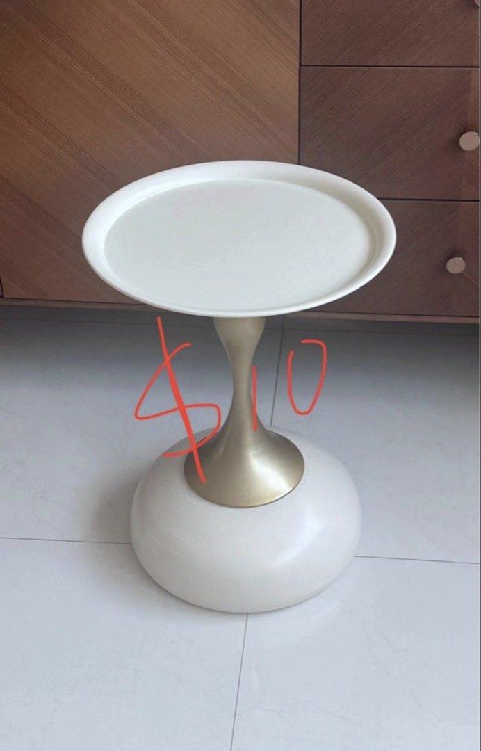 Side table (Category: Tables & Sets) located in Singapore. Submitted by floyeestudio (Listing ID 1454322146, Image 1). Description: .
