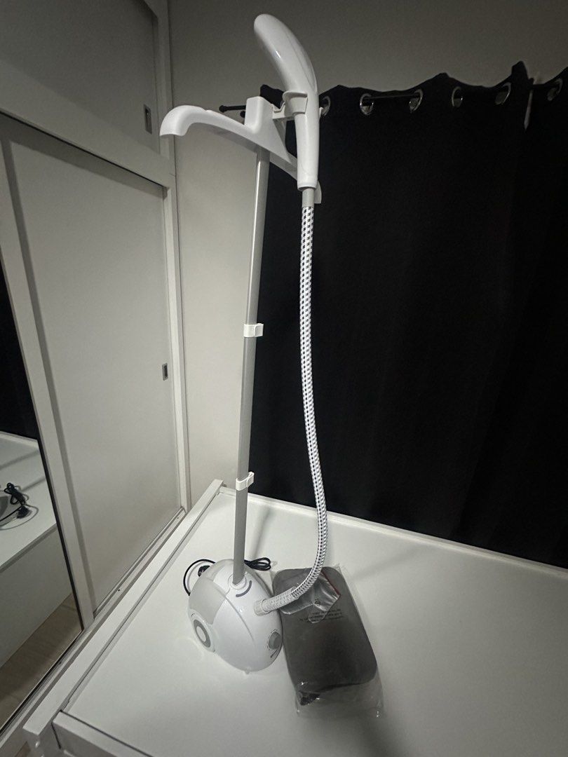 Simplus Steamer (Category: Irons & Steamers) located in Antipolo. Submitted by ron_mac07 (Listing ID 1454219206, Image 3). Description: Used only twice. I prefer using the traditional iron. .