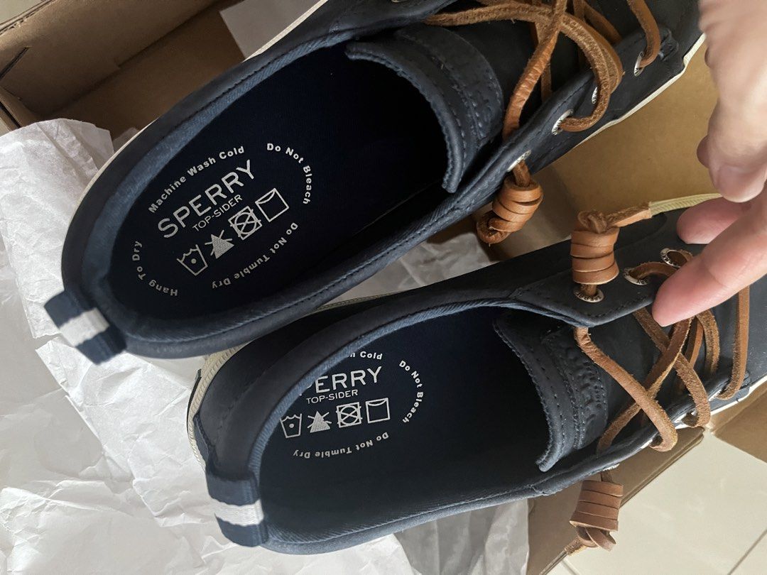 Sperry Top-Sider Crest Vibe Washable Navy Sneakers (Category: Sneakers) located in Makati City. Submitted by shoplin (Listing ID 1454220413, Image 3). Description: - Navy blue Sperry Top-Sider sneakers - Washable canvas material - Leather laces - Size: 7.5 US Women's - Ideal for casual wear - Comes with original box Sperry Leather Women Navy - (Almost new. Used only 1x) Size 7.5 Best for 24cm Navy Color Location: Makati Gcash payment first Lalamo