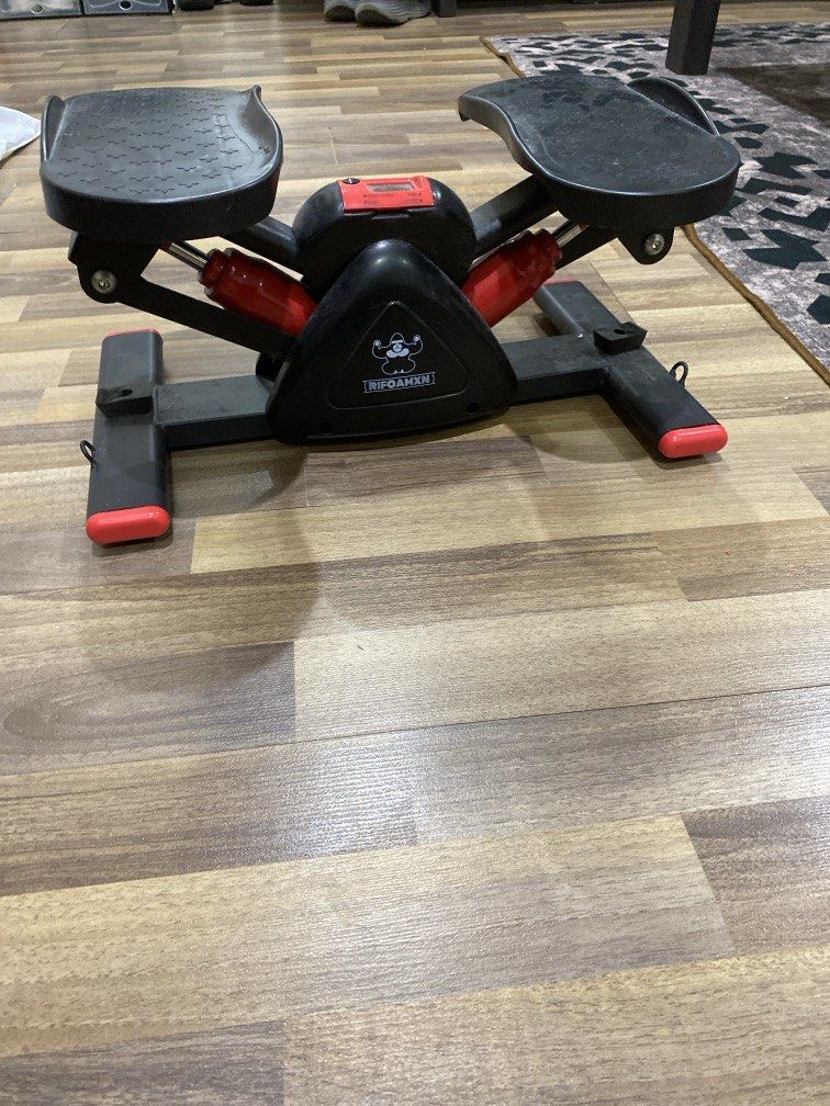 Stepper exercise (Category: Cardio & Fitness Machines) located in Georgetown. Submitted by 7913jacob (Listing ID 1454250338, Image 1). Description: Free tali.