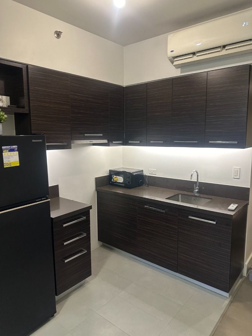 Studio Unit for lease in The Proscenium Residences (Category: Apartments & Condos) located in Manila. Submitted by kozeepadrealestate (Listing ID 1454284324, Image 3). Description: For Lease: The Proscenium Residences Floor Area: 29 sqm Bedroom: Studio Bathroom: 1 Parking: 0 Condition: Semi-Furnished View: amenities Inclusions: bed, ref, microwave, Ikea small table, black out curtains * No pets allowed LEASE PRICE: Php 40,000 inclusive of monthly