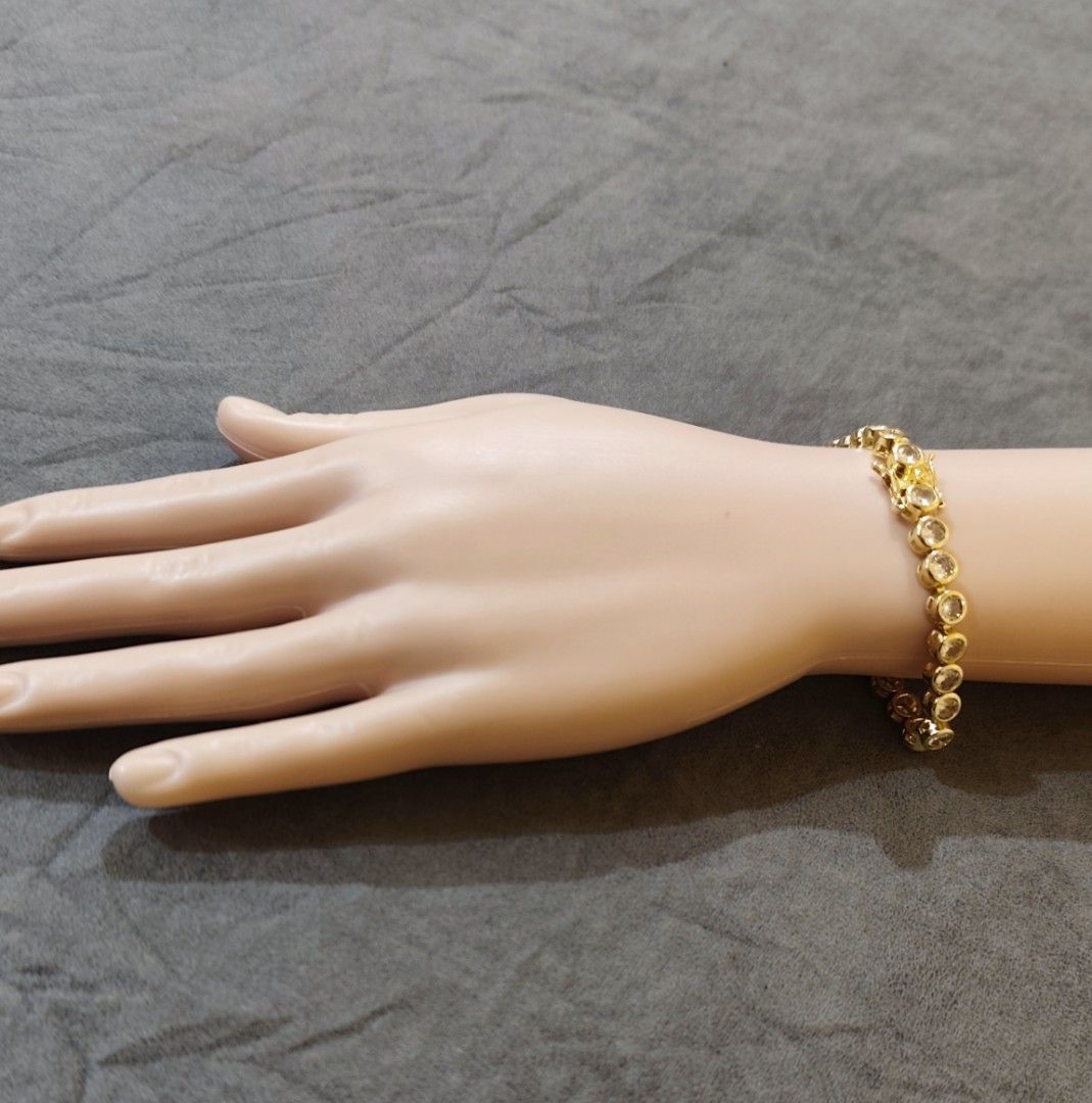 Tennis Bracelet Gold Plated (Category: Bracelets) located in La Trinidad. Submitted by marksols (Listing ID 1454321391, Image 3). Description: Made in Japan.