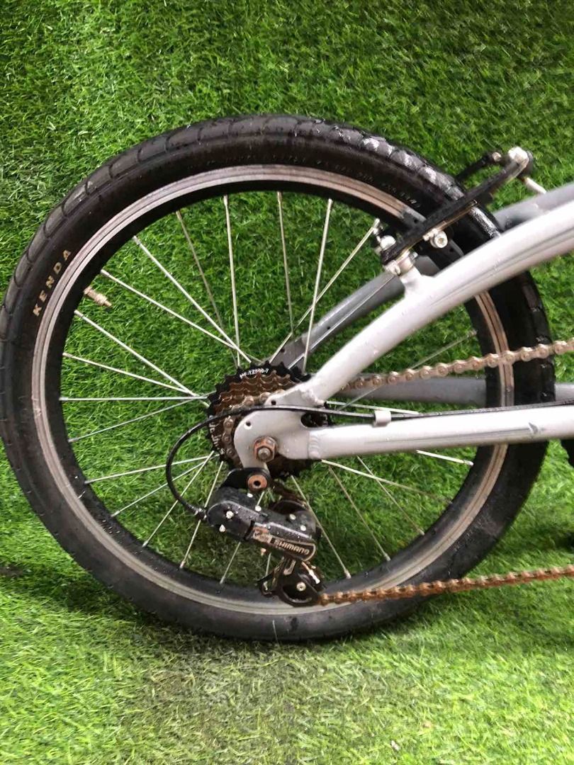Tern Link A7 20" Folding Bike (Category: Bicycles) located in Valenzuela. Submitted by haponbikessurplus (Listing ID 1454233770, Image 2). Description: - Tern Link A7 Folding Bike - Lightweight Alloy Frame - Alloy Rims - 20 x 1.75" Tires - 7-Speed Shimano SIS with Revoshift - 2-Fold Design for Compact Storage - Ideal for Commuting and Casual Rides.