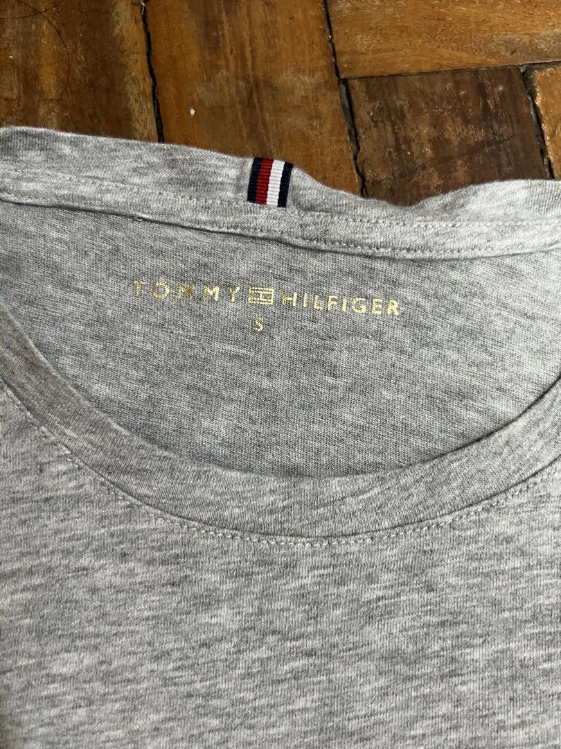 Tommy hilfiger shirt (Category: Shirts) located in Davao. Submitted by declutter29731 (Listing ID 1454249872, Image 2). Description: .