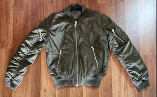 (Category: ) located in . Submitted by hobbyhq (Listing ID 1454223621, Image 1). Description: .