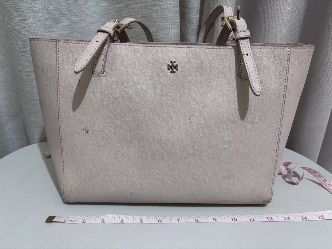 Tory Burch Tote Bag Pink - ORIGINAL - HEAVY USE (Category: Luxury Bags & Wallets) located in Pasig City. Submitted by any_a (Listing ID 1454291739, Image 1). Description: Original Tory Burch leather tote bag in pink for declutter. I used it heavily so check pictures for scratches. See picture for size estimate. Can send images of interior so DM me. .