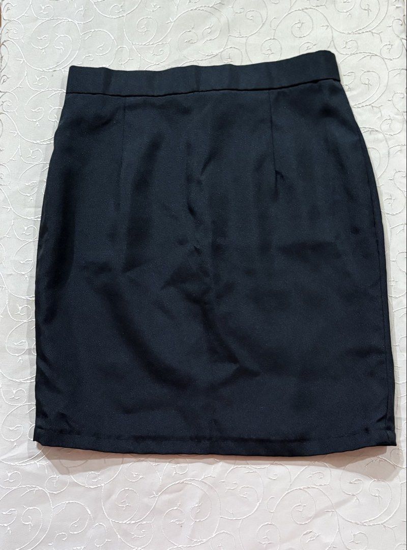 UST COMMERCE UNIFORM (Category: Coats, Jackets and Outerwear) located in Manila. Submitted by zykt_17 (Listing ID 1453488091, Image 2). Description: blazer - 250 2 skirt - 100 each - used for 1 semester only - can do meetups at ust - mop: gcash / cash - lalamove .
