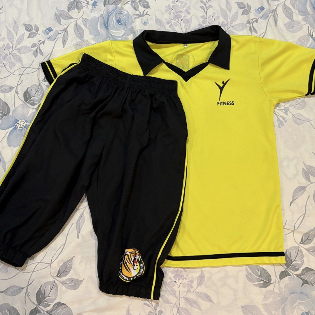 UST PATHFIT Fitness Uniform Set (Category: Activewear) located in Quezon City. Submitted by lostinpages (Listing ID 1454294032, Image 1). Description: UST PATHFIT Fitness Uniform (Size: XS) price: 650 - good condition (only worn for one term) - lady owned.