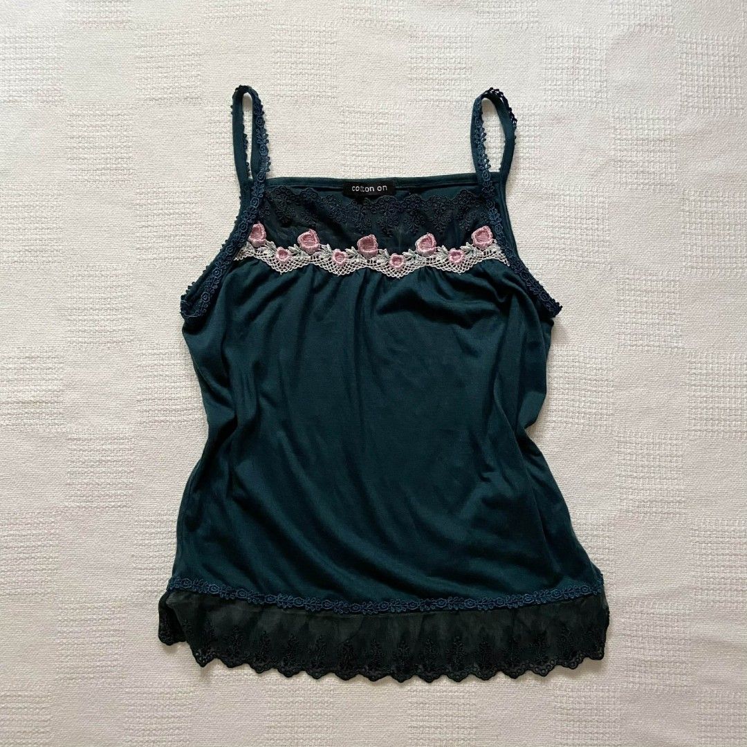 Vintage 2000s Cotton On lace cami (Category: Sleeveless) located in Rizal. Submitted by urkoala (Listing ID 1454269121, Image 1). Description: - fits xs to m.