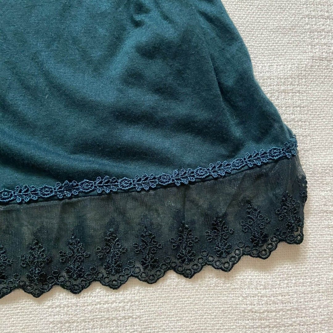 Vintage 2000s Cotton On lace cami (Category: Sleeveless) located in Rizal. Submitted by urkoala (Listing ID 1454269121, Image 3). Description: - fits xs to m.