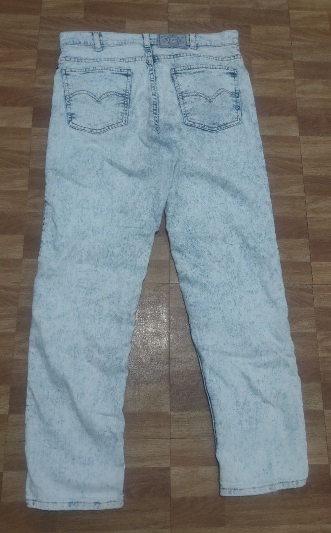 Vintage 80's Silver Medal Levis Jeans (Category: Jeans) located in Cabuyao City. Submitted by THRIFTHITS (Listing ID 1454341998, Image 2). Description: Lévis Silver Medal 80's Pants (Authentic) W 34 L 41 Mine 1k‼️ Direct Message me and Add for fast Transaction ty.