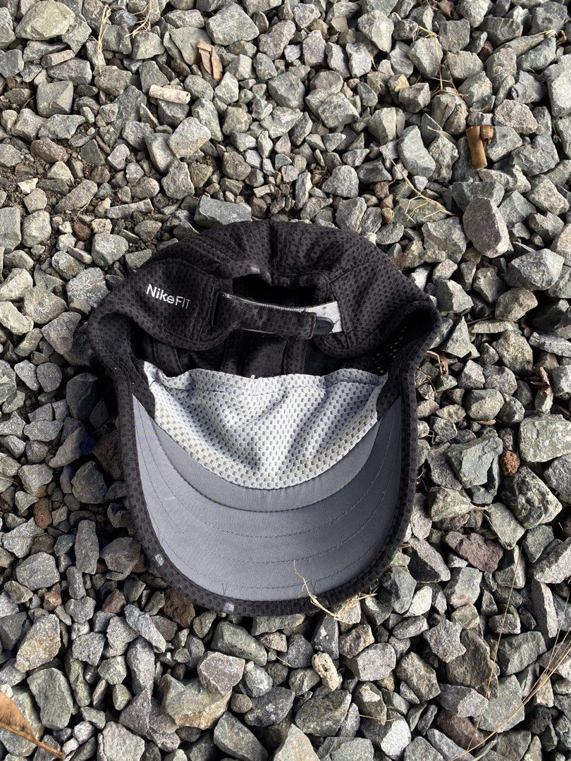 Vintage Nike Tailwind cap (Category: Caps & Hats) located in Calamba. Submitted by sonworld_ (Listing ID 1454265086, Image 2). Description: Vintage Nike Tailwind hat rare excellent condition 🏷️1,200.