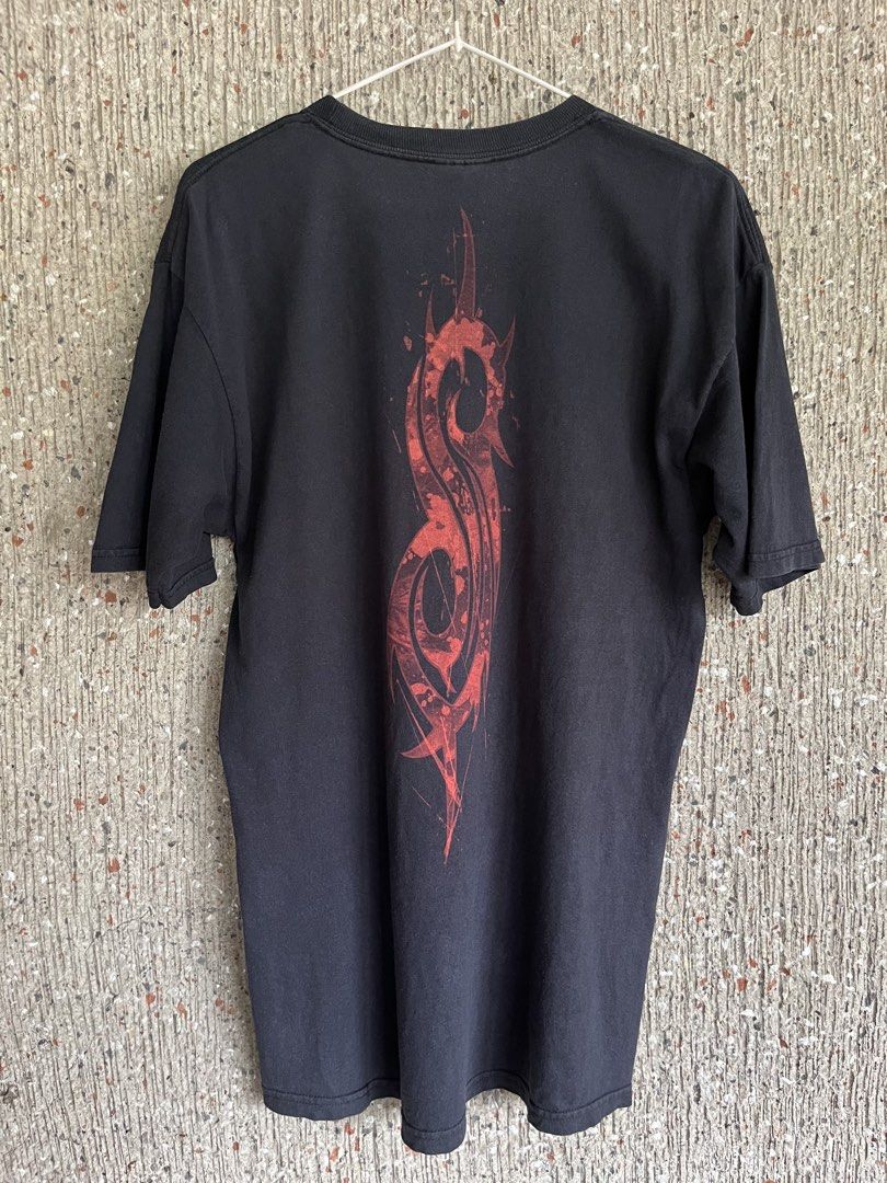 Vintage Slipknot shirt (Category: Tshirts & Polo Shirts ) located in Cabanatuan. Submitted by nik.ko (Listing ID 1454366242, Image 2). Description: For sale Vintage slipknot band tshirt Size M on tag Lenght 29.5 Width 18.5 Sleeve 9 Excellent condition no issues Color 9.5/10 Nueva ecija Price 2500 fix + sf j&t Wag na mag pm kung tatawad.