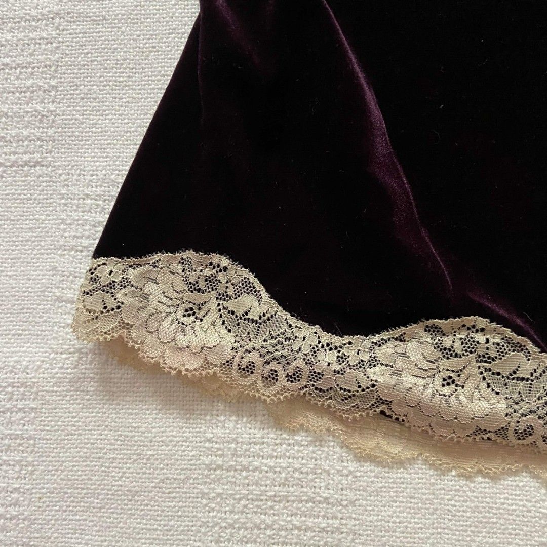 Vintage whimsy velvet camisole (Category: Sleeveless) located in Rizal. Submitted by urkoala (Listing ID 1454265988, Image 3). Description: - fits s to m - made in korea - adjustable straps.