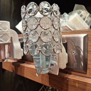 (Category: ) located in . Submitted by preloveshop89 (Listing ID 1454273066, Image 1). Description: .