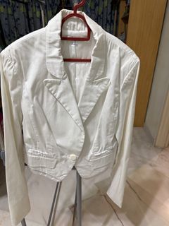 (Category: ) located in . Submitted by shopaholic.ksws (Listing ID 1454317530, Image 1). Description: .