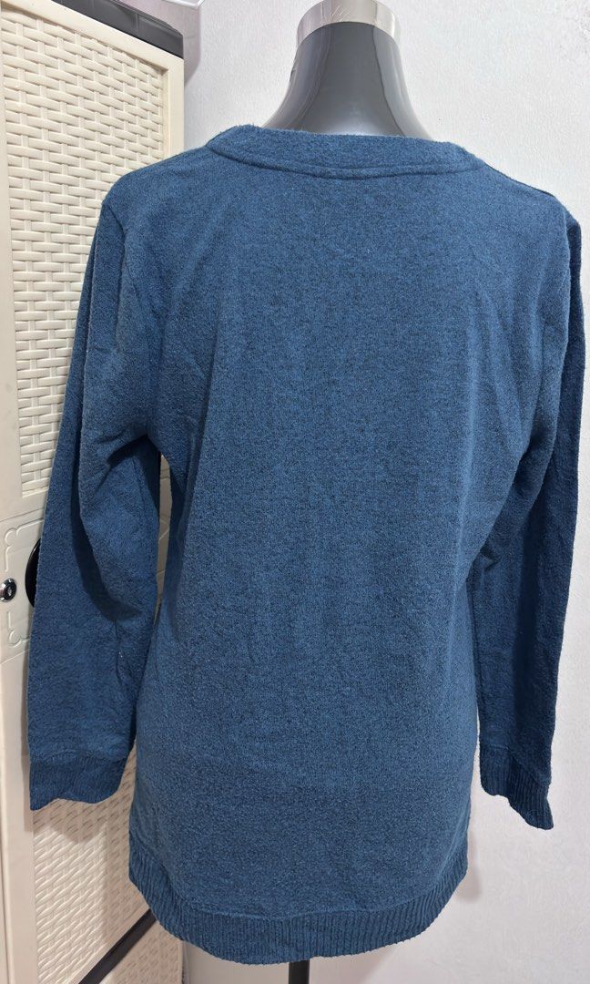 Women Long Sleeve (Category: Coats, Jackets and Outerwear) located in Pasig City. Submitted by Atv26 (Listing ID 1454225910, Image 3). Description: Bust Width: 20.5 inches Length:27 inches Color rate: 9.5/10 No flaws may pagka knitted ang tela nya. Perfect pang lamig, Pang mall at pang office..