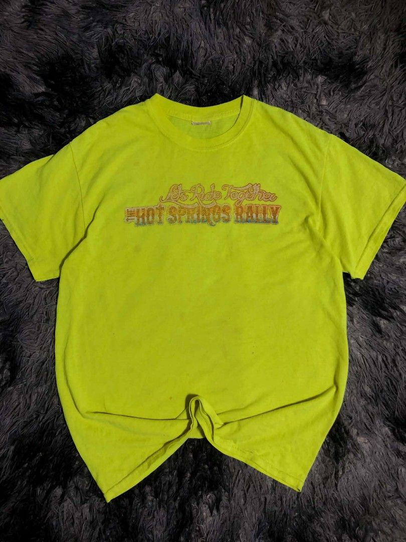Y2k shirt (Category: Activewear) located in Talisay. Submitted by erwinthrift (Listing ID 1454324780, Image 1). Description: .