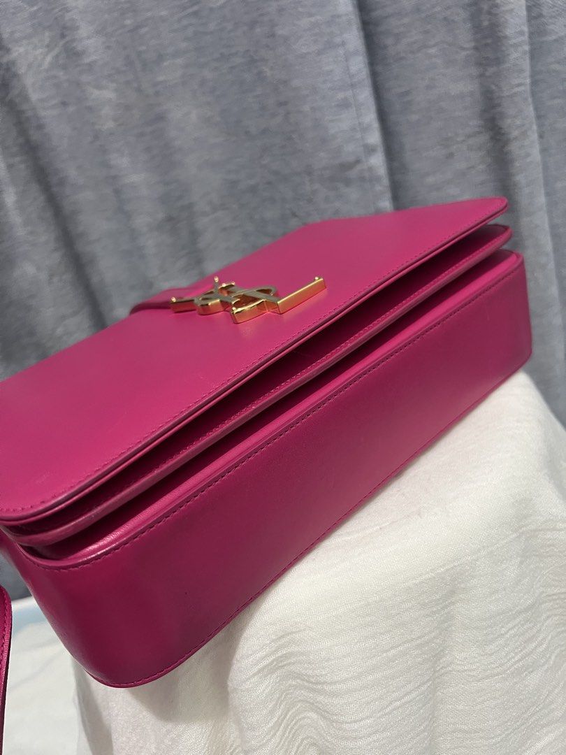 Ysl (Category: Luxury Bags & Wallets) located in Cavite. Submitted by foxylady16 (Listing ID 1454363154, Image 3). Description: No flaws…💯original money back guaranted.fastbreak sale….