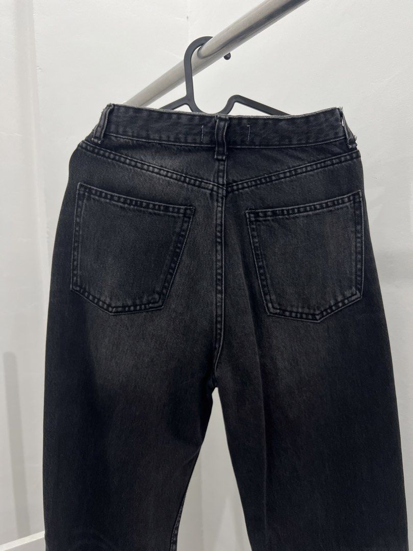 Zara Black Washed Wide Leg Jeans (Category: Jeans) located in Pasay City. Submitted by yennszx (Listing ID 1454214292, Image 3). Description: Zara Black Washed Wide Leg Jeans Brand New Size: 26-27 .