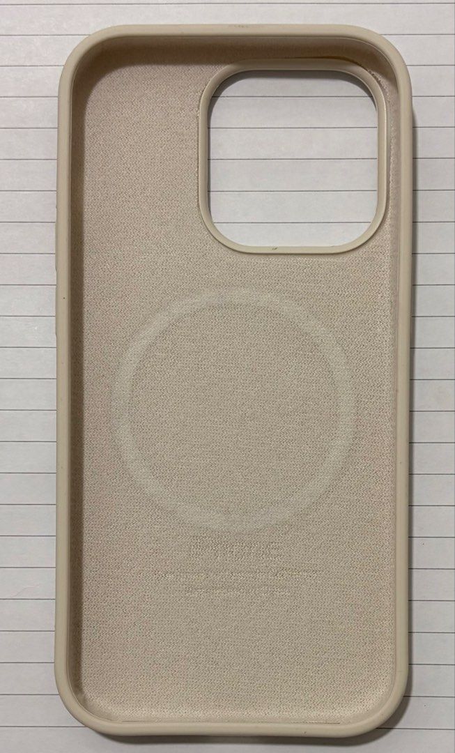 14pro magsafe casing (Category: Cases & Covers) located in Kuala Lumpur. Submitted by braveflower.5d838c (Listing ID 1454520526, Image 2). Description: ori price rm15 (including shipping).