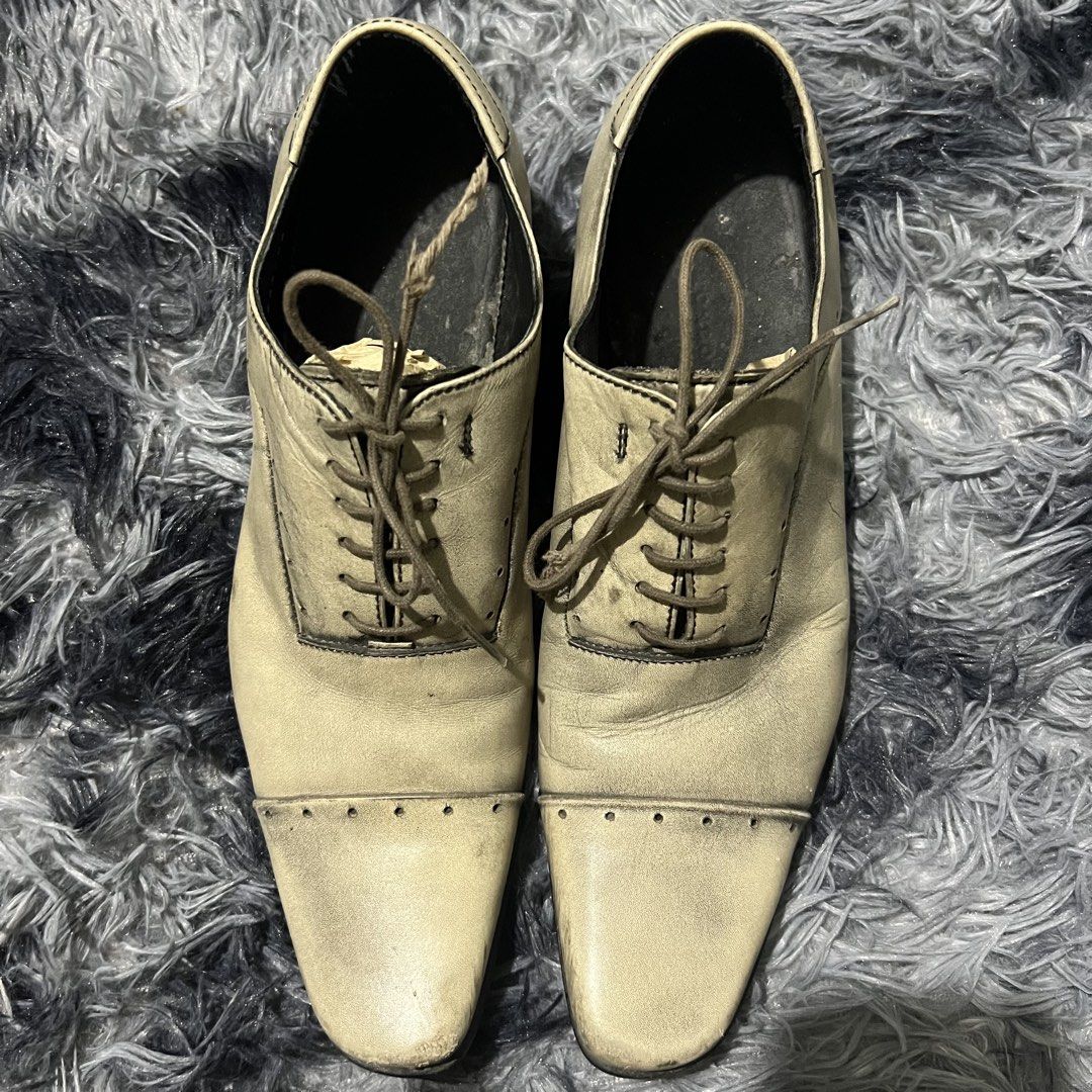 90s katharine hamnett (Category: Boots) located in Lucena. Submitted by netnyahyo (Listing ID 1454451519, Image 1). Description: 90s KATHARINE HAMNETT LONDON sz 39 - 24 1/2 cm price : / ₱5000.