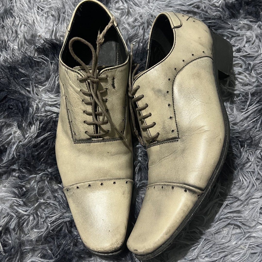 90s katharine hamnett (Category: Boots) located in Lucena. Submitted by netnyahyo (Listing ID 1454451519, Image 2). Description: 90s KATHARINE HAMNETT LONDON sz 39 - 24 1/2 cm price : / ₱5000.