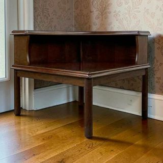 (Category: ) located in . Submitted by ilovecuratedfurnitures (Listing ID 1454377163, Image 1). Description: .