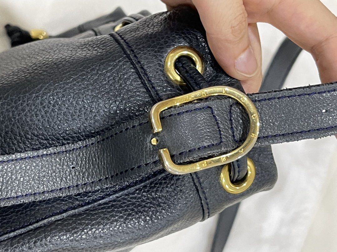 💯 Authentic Longchamp Bucket Bag (Category: Luxury Bags & Wallets) located in Antipolo. Submitted by immabratty (Listing ID 1454496077, Image 2). Description: Slightly negotiable RFS: Decluttering.