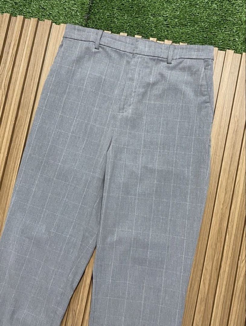 ( FAV! 😍 ) UNIQLO CHECKERED ANKLE TROUSERS (Category: Trousers) located in Bacolod City. Submitted by timelessbyjosh (Listing ID 1454446529, Image 3). Description: BEST FOR CASUAL & FORMAL OUTFITS SIZE : MEDIUM ACTUAL COLOR : LIGHT GREY & WHITE COLOR RATE : 10 OUT OF 10 CONDITION : NEAR NEW MATERIAL : 68 % POLYESTER , 28 % RAYON & 4 % SPANDEX MADE IN : CHINA FLAWS : NONE DIMENSIONS WAIST - 28 LENGTH - 36. 5 THIGH - 11 LEG OPENING - 7. 5 MEASUREM