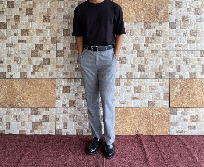 ( FAV! 😍 ) UNIQLO CHECKERED ANKLE TROUSERS (Category: Trousers) located in Bacolod City. Submitted by timelessbyjosh (Listing ID 1454446529, Image 1). Description: BEST FOR CASUAL & FORMAL OUTFITS SIZE : MEDIUM ACTUAL COLOR : LIGHT GREY & WHITE COLOR RATE : 10 OUT OF 10 CONDITION : NEAR NEW MATERIAL : 68 % POLYESTER , 28 % RAYON & 4 % SPANDEX MADE IN : CHINA FLAWS : NONE DIMENSIONS WAIST - 28 LENGTH - 36. 5 THIGH - 11 LEG OPENING - 7. 5 MEASUREM