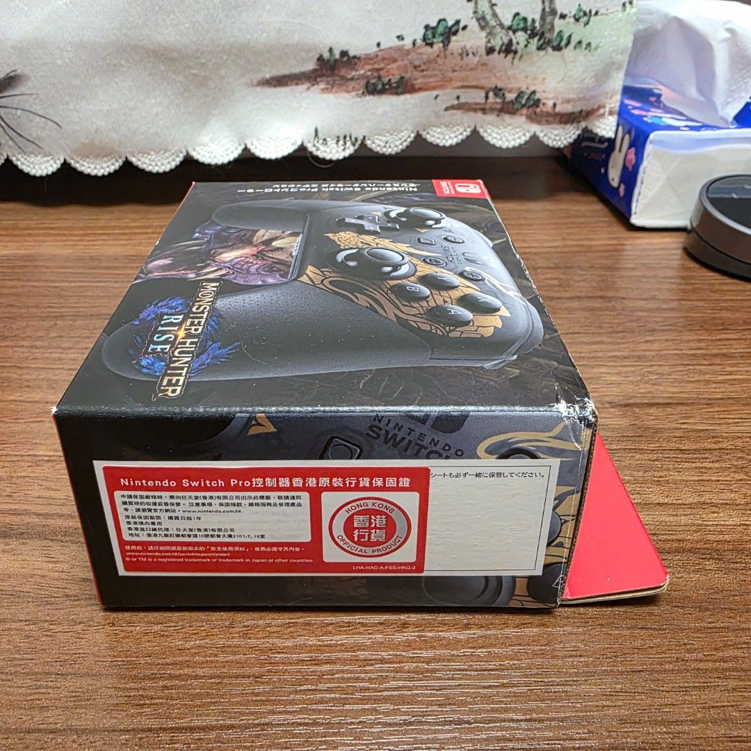 全新未使用 Nintendo Switch Pro Controller 手掣/握把 Monster Hunter Rise 特別版 （分類：手掣）位於 Hong Kong。 由 andy_phone 提交（商品編號 1454443790，圖片 2）。簡介： 恕不議價 只限上水面交或寄順豐到付 有意請pm或wts 6828 6637。