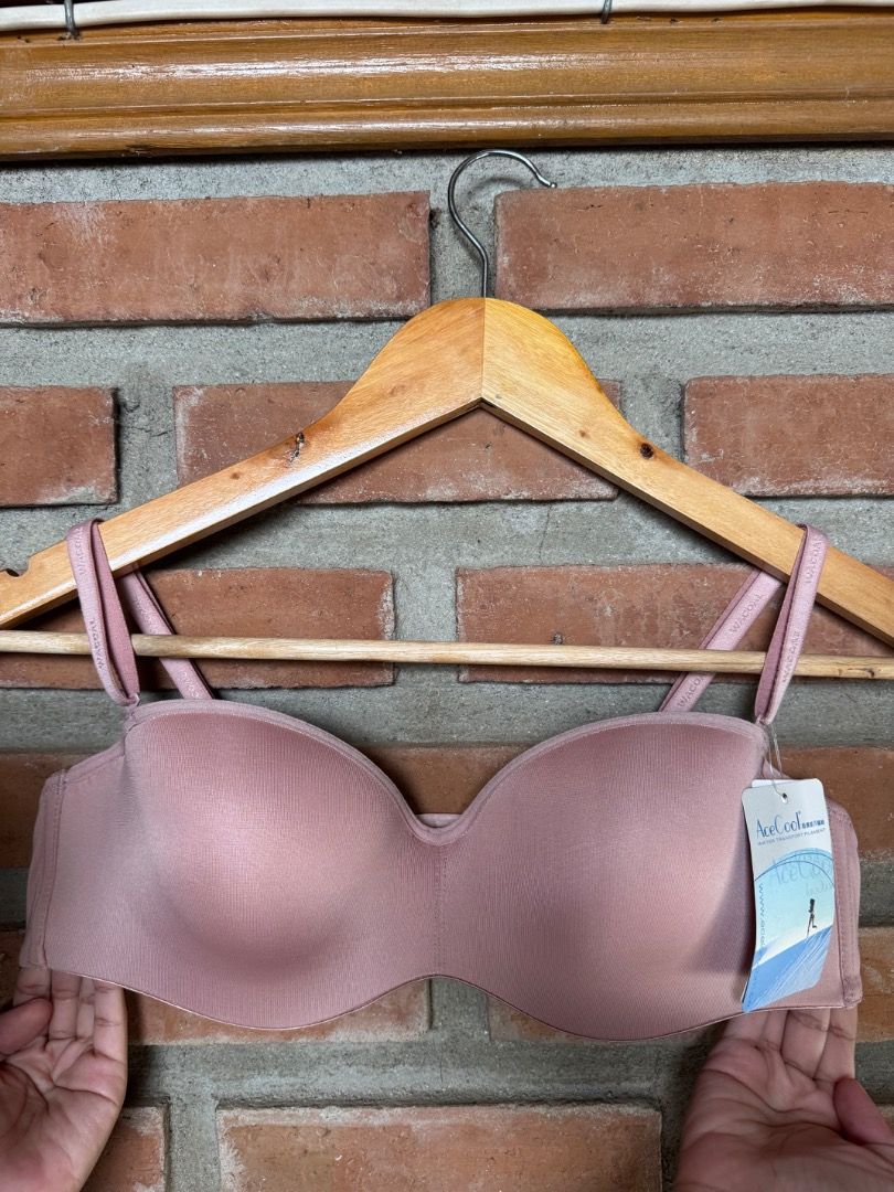 A85/38A Wacoal Bra (Category: Undergarments & Loungewear) located in Batac City. Submitted by vanillabuttercream (Listing ID 1454418380, Image 3). Description: - Style: Strapless or convertible, offering versatility. - Condition: Some bras still have original tags attached. - Ideal for: Pairing with a wide range of outfits. - Check IG @weat.yourcup - 550 ea / 2 for 1000.