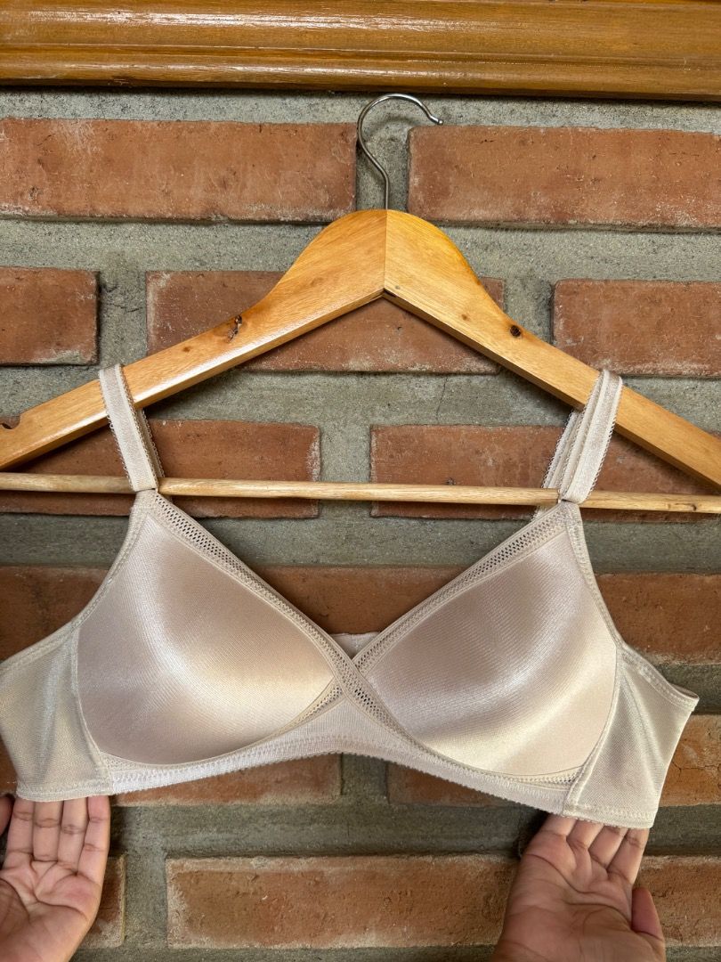 A85/38A Wacoal Bra (Category: Undergarments & Loungewear) located in Batac City. Submitted by vanillabuttercream (Listing ID 1454418380, Image 2). Description: - Style: Strapless or convertible, offering versatility. - Condition: Some bras still have original tags attached. - Ideal for: Pairing with a wide range of outfits. - Check IG @weat.yourcup - 550 ea / 2 for 1000.
