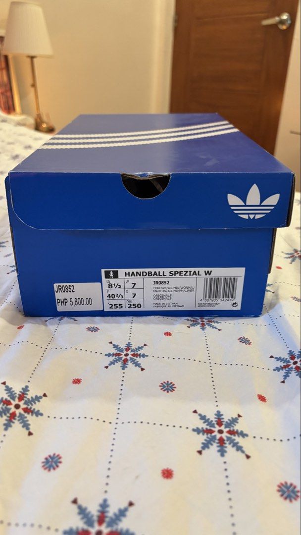 Adidas Handball Spezial (Category: Sneakers) located in Marikina City. Submitted by preloved.by.keithlynrose (Listing ID 1454387081, Image 3). Description: Brand New Unused Adidas Handball Spezial (US 8.5) -- with box and tags Bought on sale in Zalora for P4,500 (SRP is P6,000) RFS: Got too excited and accidentally ordered the wrong size.