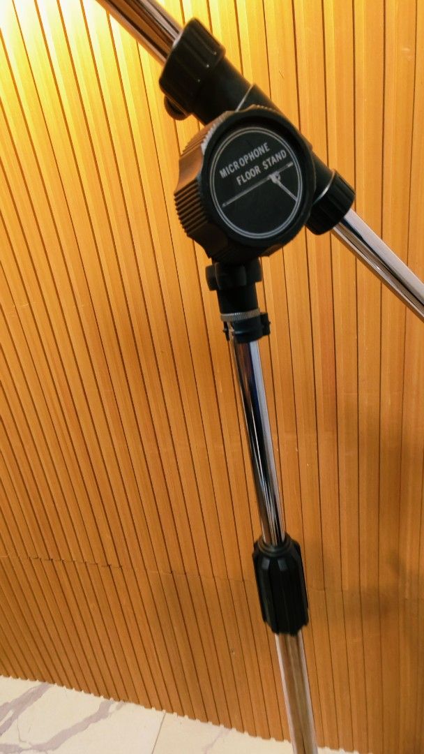 Adjustable Microphone Floor Stand with Boom Arm (Category: Microphones) located in Bulacan. Submitted by babz30261 (Listing ID 1454480552, Image 2). Description: Selling a microphone floor stand. It's adjustable and has a boom arm for positioning. The stand is made of metal and has a stable tripod base. Great for recording or live performances. Mic clip is included. Let me know if you have questions..