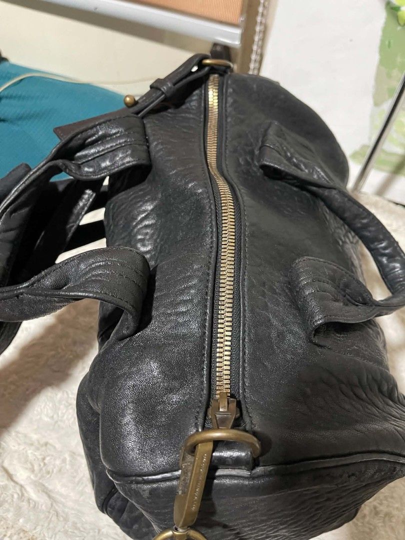 Alexander Wang Rocco shoulder bag (Category: Luxury Bags & Wallets) located in Naawan. Submitted by twillycalledprelovedbags (Listing ID 1454474482, Image 2). Description: issue sign of use ykk zipper.