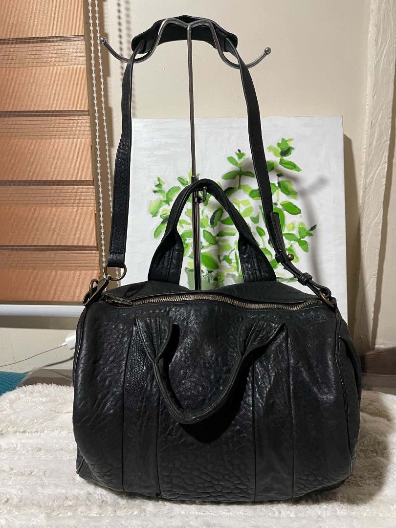 Alexander Wang Rocco shoulder bag (Category: Luxury Bags & Wallets) located in Naawan. Submitted by twillycalledprelovedbags (Listing ID 1454474482, Image 1). Description: issue sign of use ykk zipper.